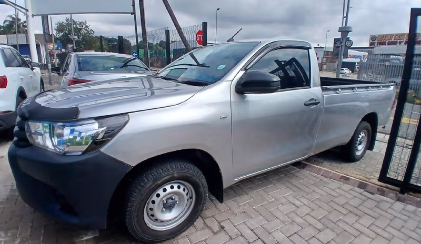 2020 Toyota Hilux LOW BASE TOYOTA HILUX 2.4