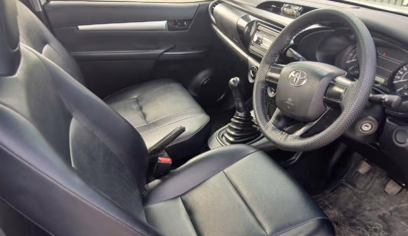 2023 Toyota Hilux LOW BASE TOYOTA HILUX 2.4