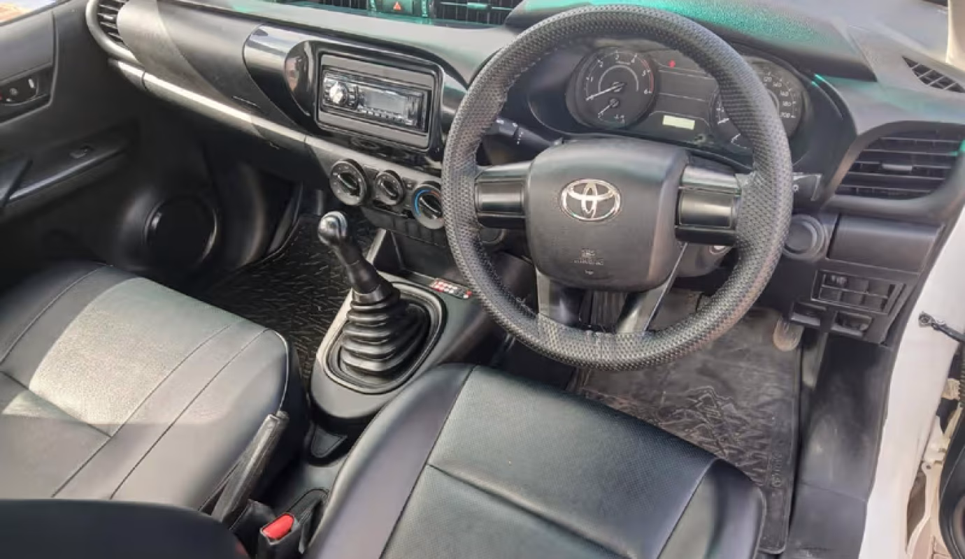 2023 Toyota Hilux LOW BASE TOYOTA HILUX 2.4