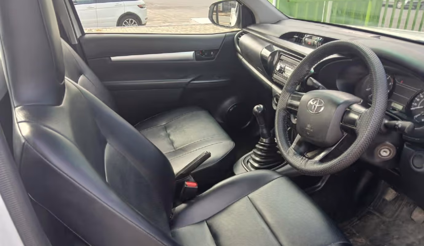 2023 Toyota Hilux LOW BASE TOYOTA HILUX 2.4