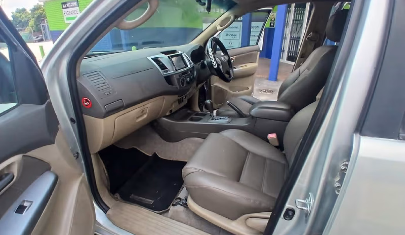 2013 Toyota Fortuner 2.5 D-4D Raised Body Auto