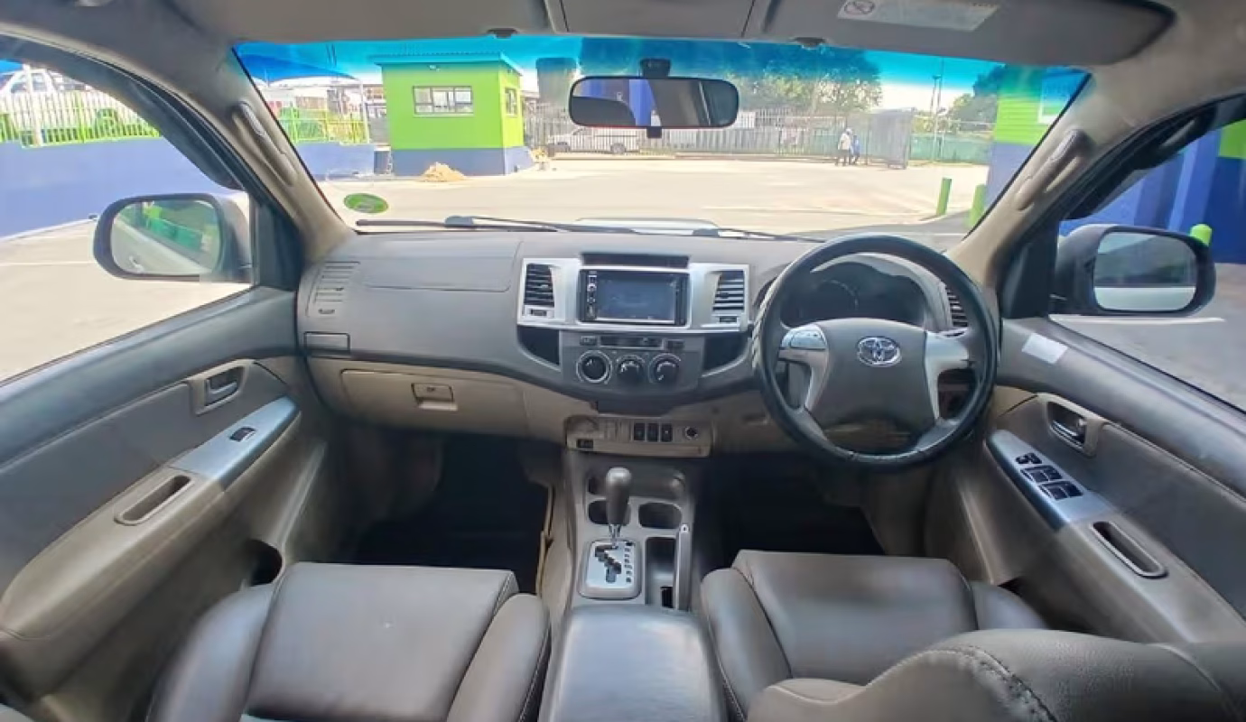 2013 Toyota Fortuner 2.5 D-4D Raised Body Auto