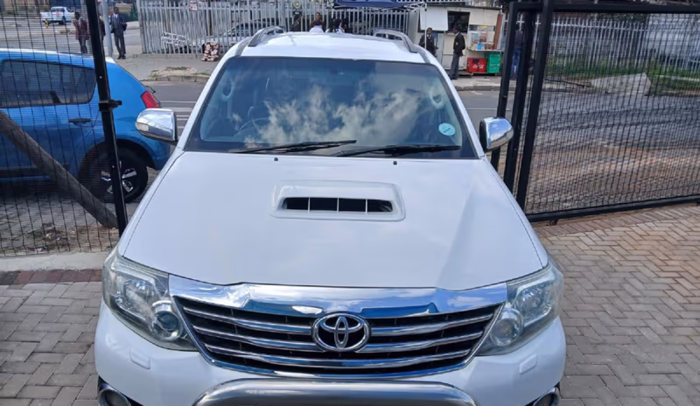 2015 Toyota Fortuner 3.0 D-4D Raised Body