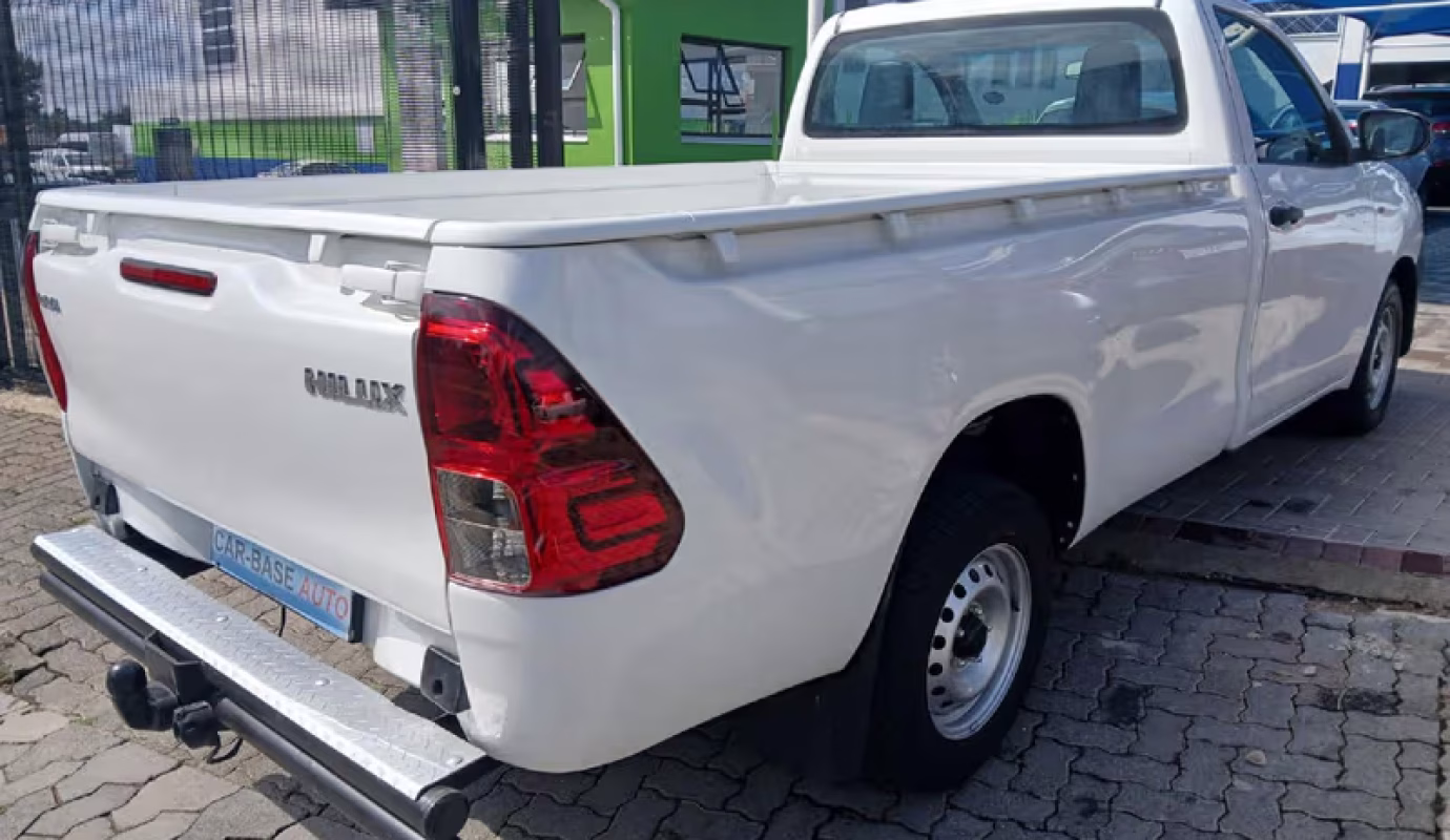 2023 Toyota Hilux LOW BASE TOYOTA HILUX 2.4