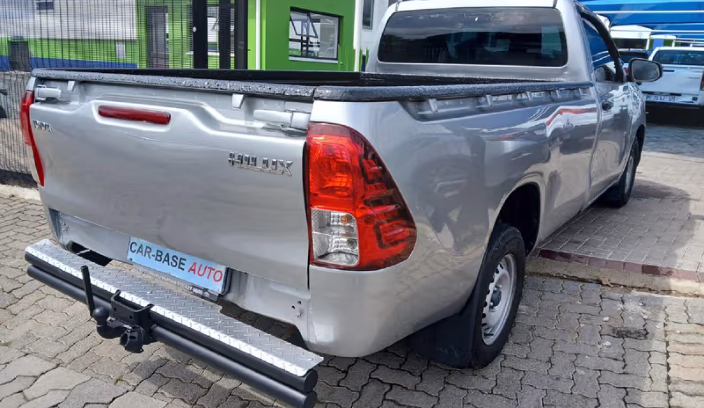 2020 Toyota Hilux LOW BASE TOYOTA HILUX 2.4