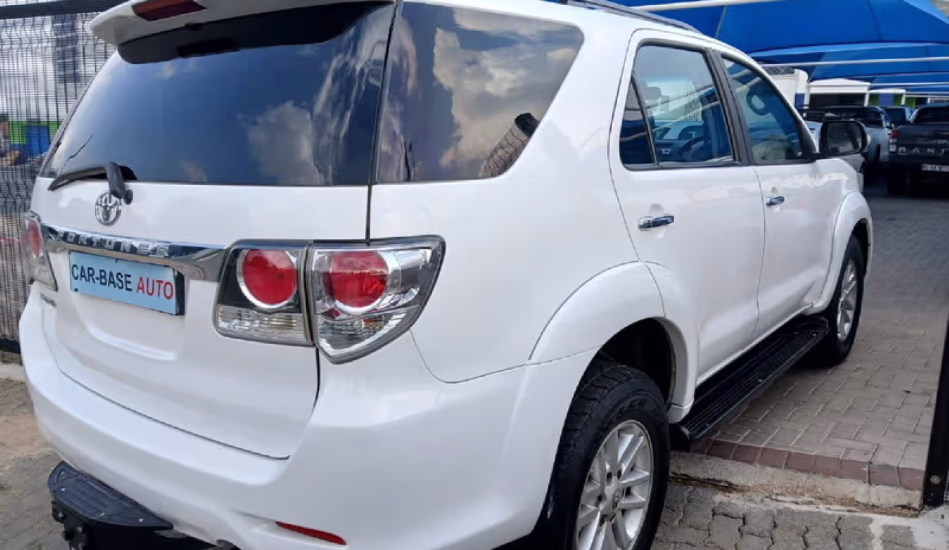 2015 Toyota Fortuner 3.0 D-4D Raised Body