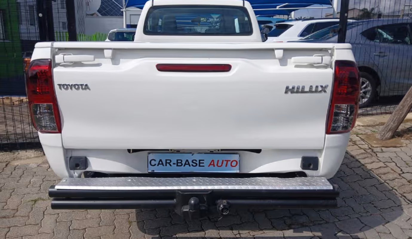 2023 Toyota Hilux LOW BASE TOYOTA HILUX 2.4