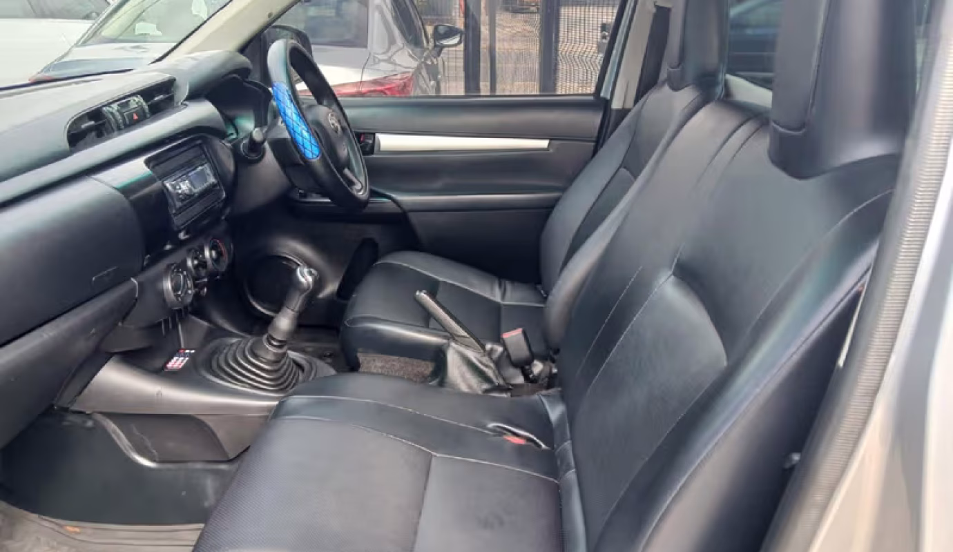 2020 Toyota Hilux LOW BASE TOYOTA HILUX 2.4