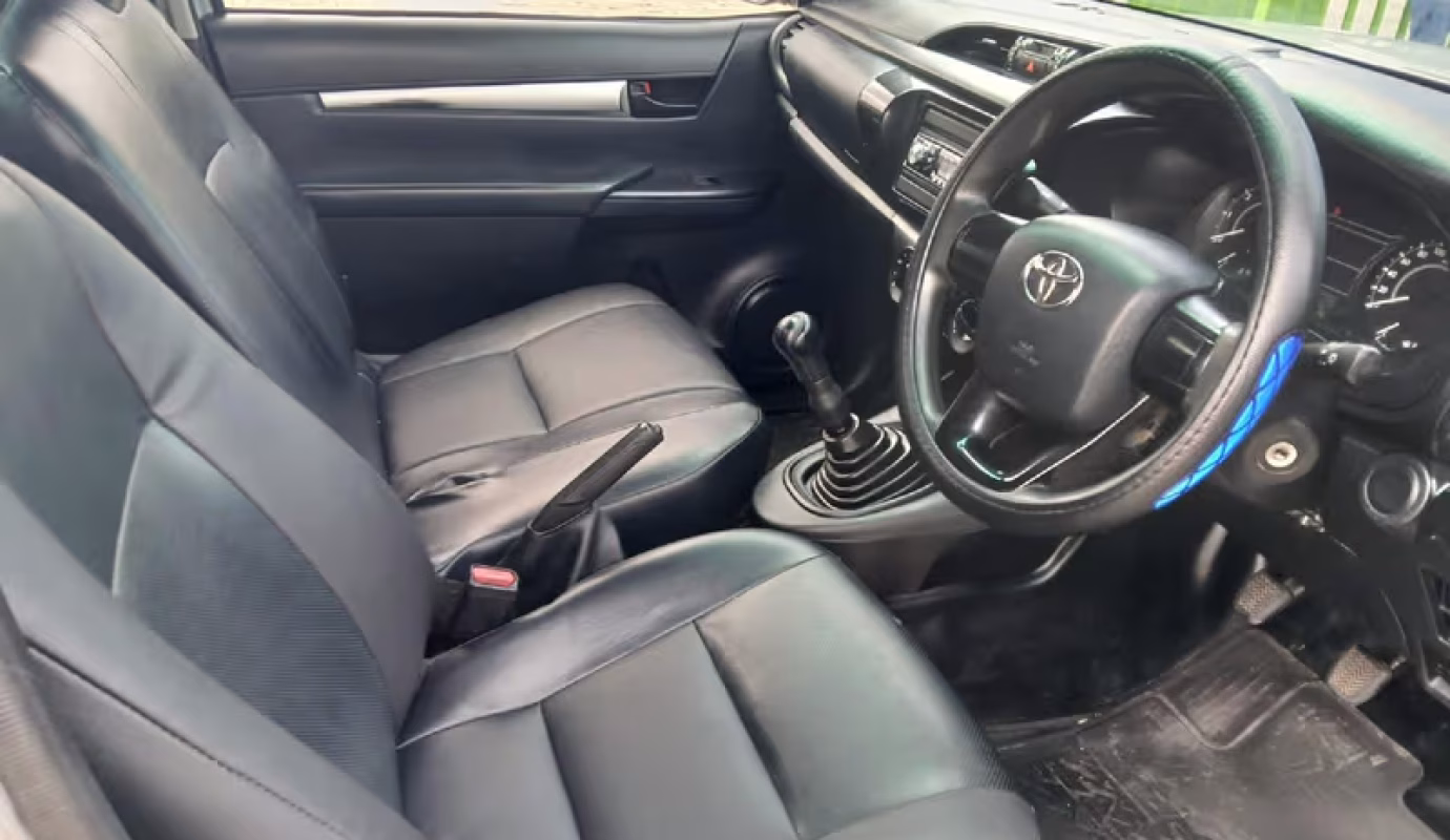 2020 Toyota Hilux LOW BASE TOYOTA HILUX 2.4