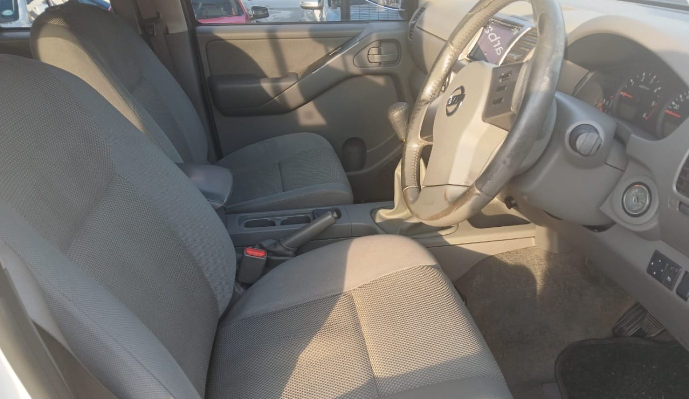 2010 Nissan Navara 2.5 4×2 TDI double cab