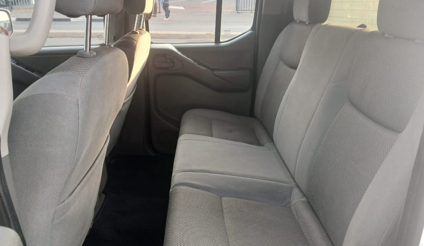 2010 Nissan Navara 2.5 4×2 TDI double cab