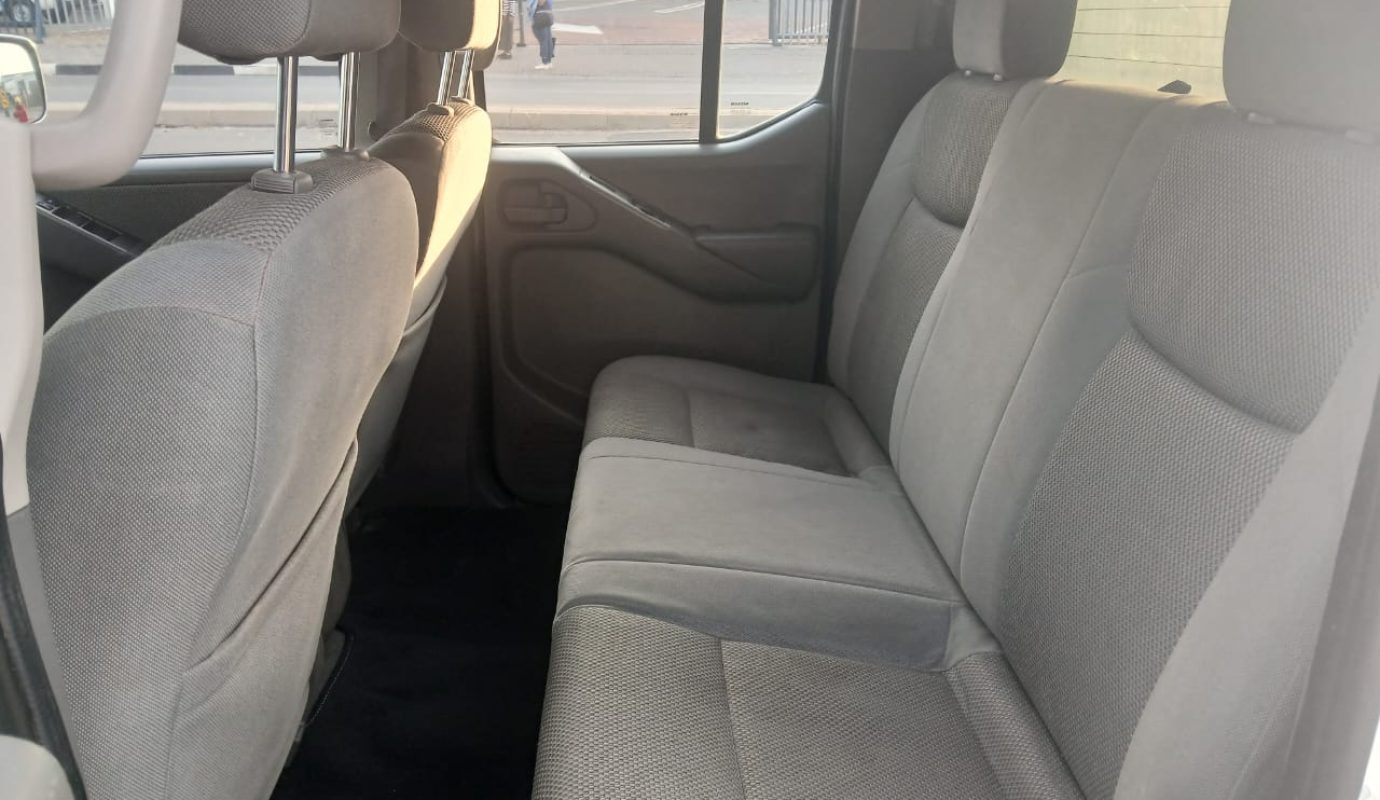 2010 Nissan Navara 2.5 4×2 TDI double cab