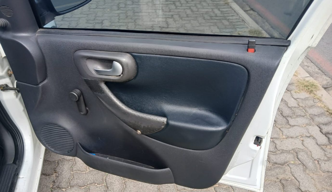 2010 Opel Corsa bakkie 1.7 DTI