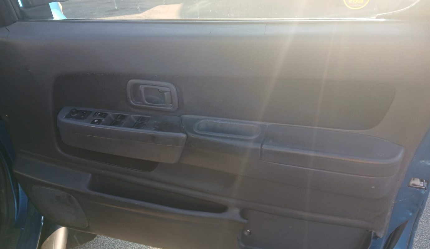 2009 Nissan Hardbody 2.4 Double Cab 4×2