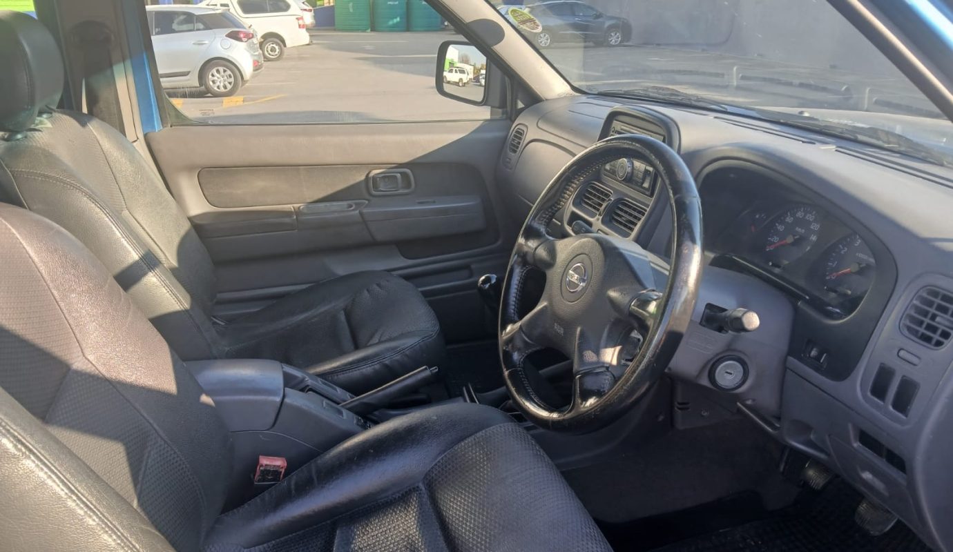 2009 Nissan Hardbody 2.4 Double Cab 4×2