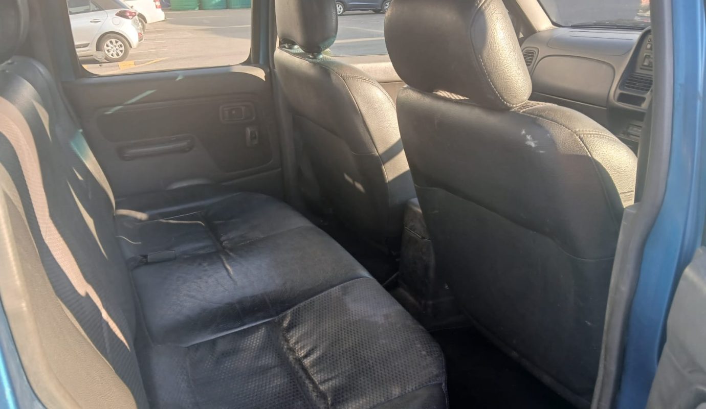 2009 Nissan Hardbody 2.4 Double Cab 4×2
