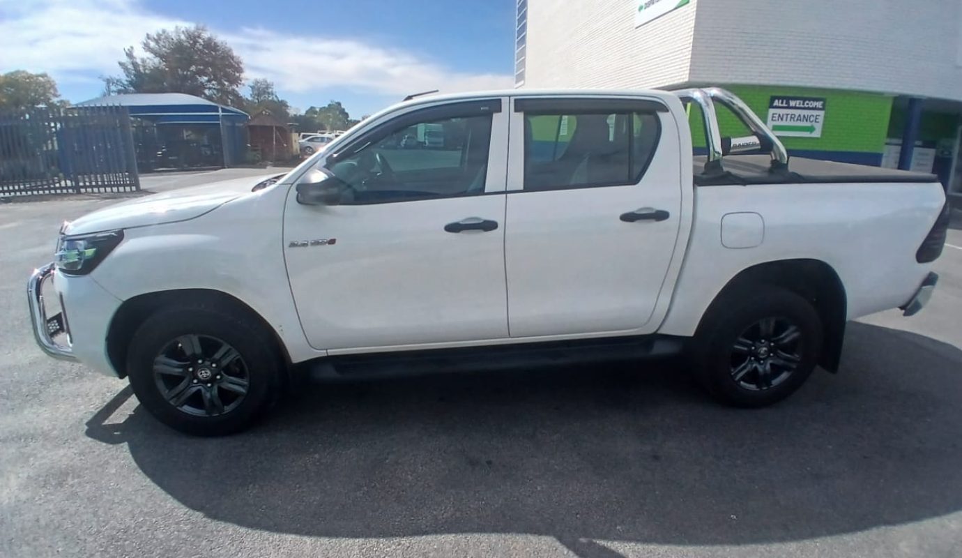 Toyota hilux 2.8GD6 4×2 supper cab