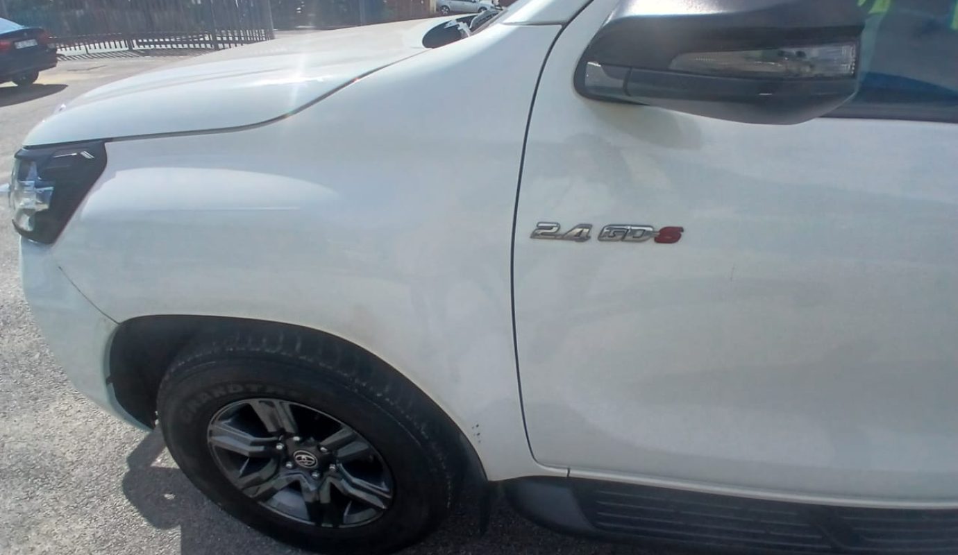 Toyota hilux 2.8GD6 4×2 supper cab
