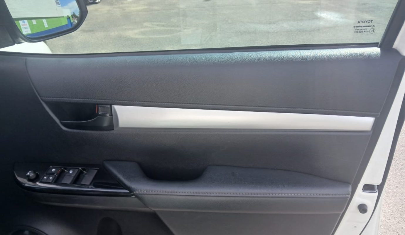 Toyota hilux 2.8GD6 4×2 supper cab