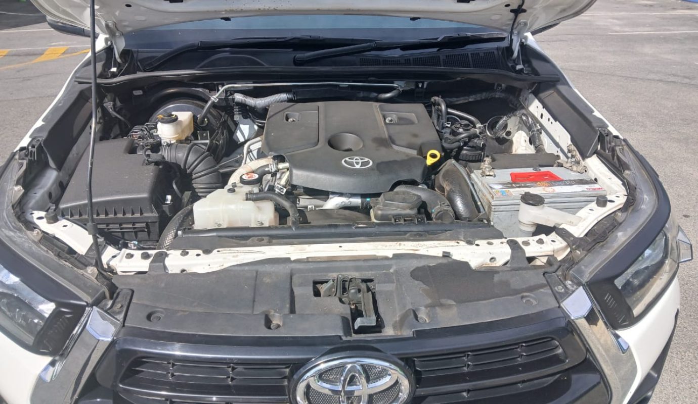 Toyota hilux 2.8GD6 4×2 supper cab