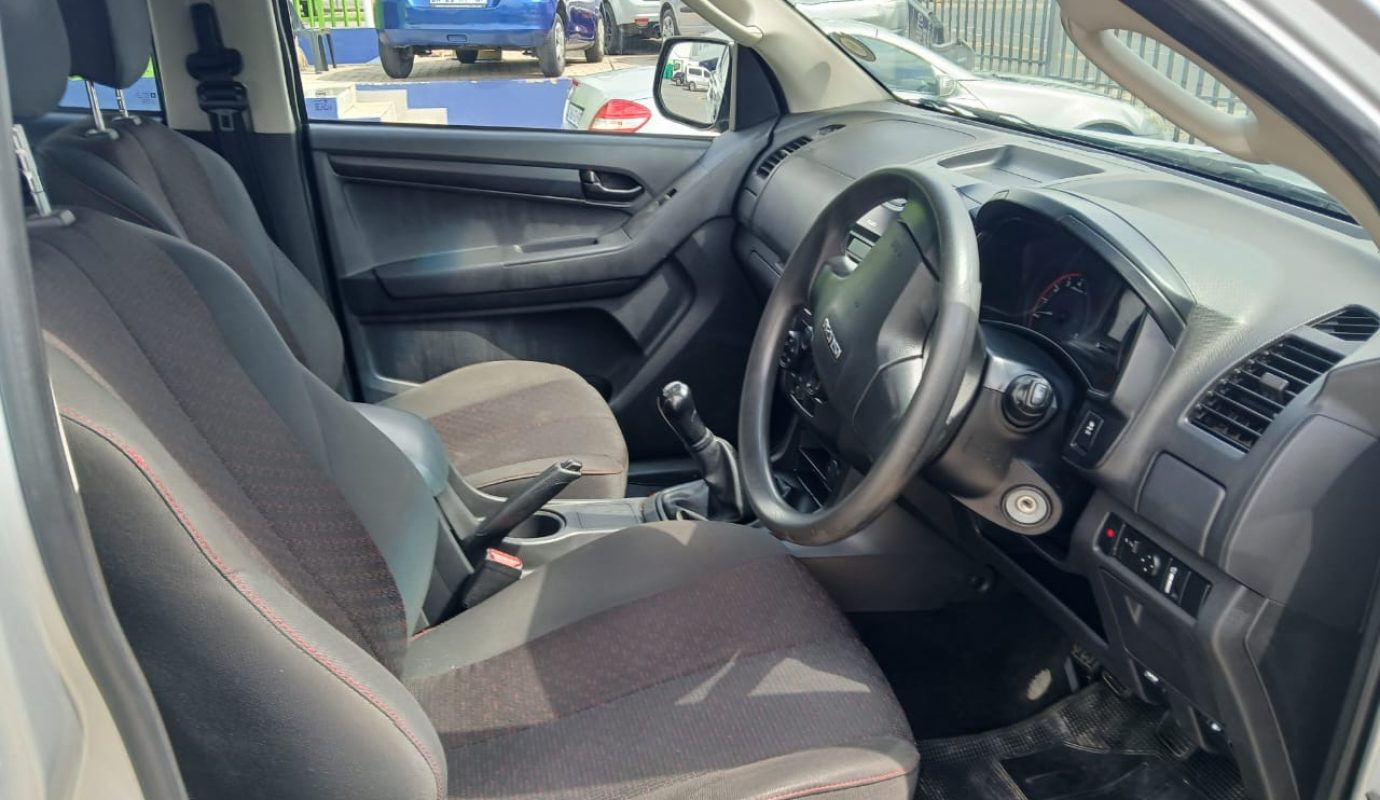 2016 Isuzu DTEQ D-MAX KB250 2.5 Double Cab 4×2 | Manual | Full Service History | R255,000