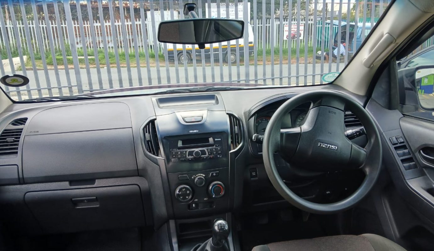2016 Isuzu DTEQ D-MAX KB250 2.5 Double Cab 4×2 | Manual | Full Service History | R255,000