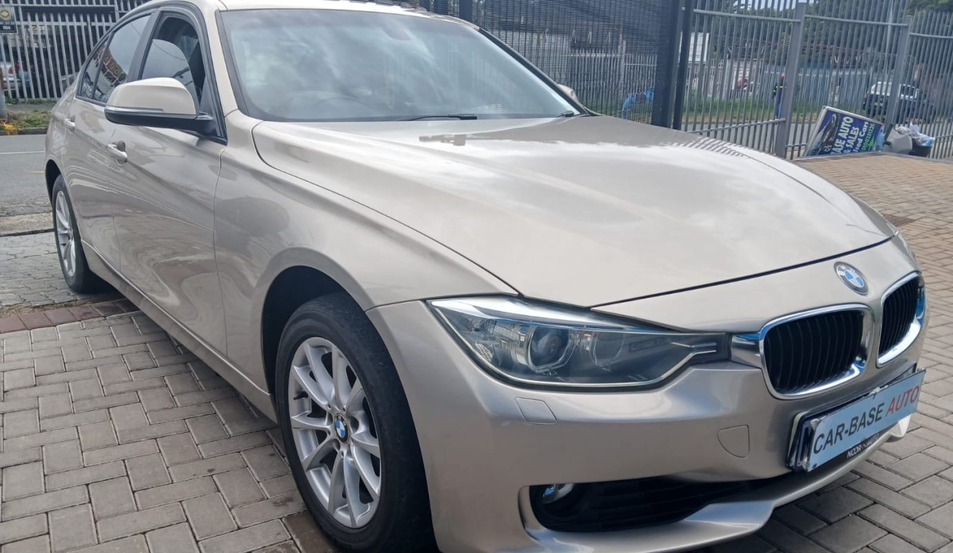2013 BMW 320i  Automatic