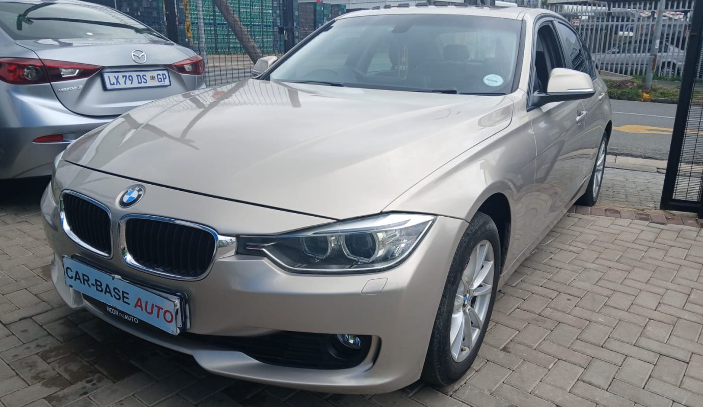 2013 BMW 320i  Automatic