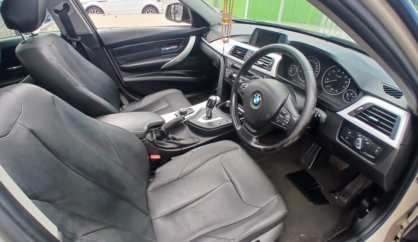 2013 BMW 320i  Automatic