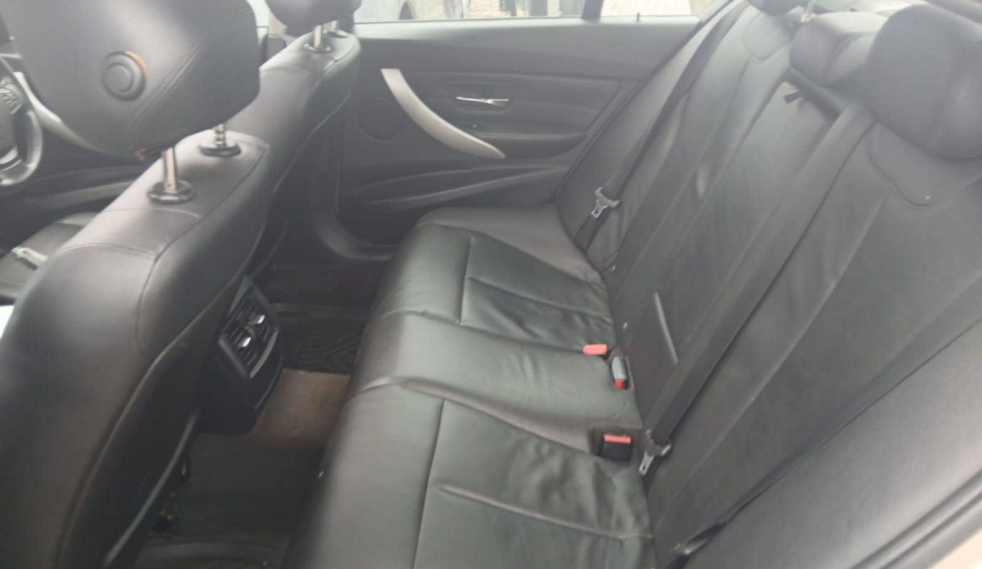 2013 BMW 320i  Automatic