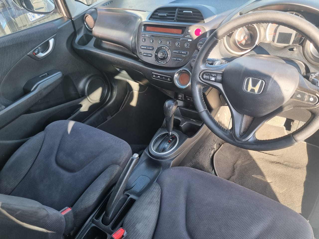 
								2011 Honda Jazz 1.4 Auto – White | full									