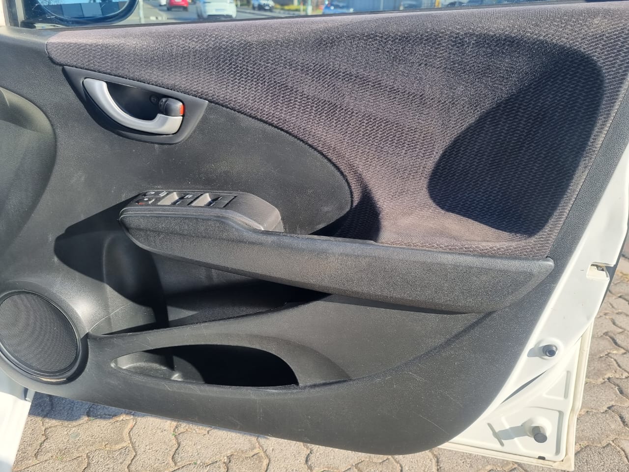 
								2011 Honda Jazz 1.4 Auto – White | full									