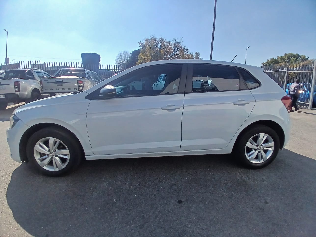 
								2020 VW Polo 8 1.0 TSI Manual – FSH | full									