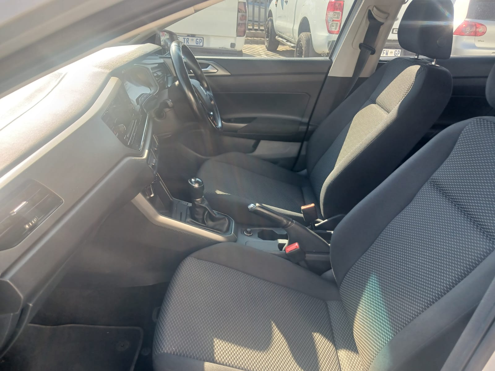 
								2020 VW Polo 8 1.0 TSI Manual – FSH | full									