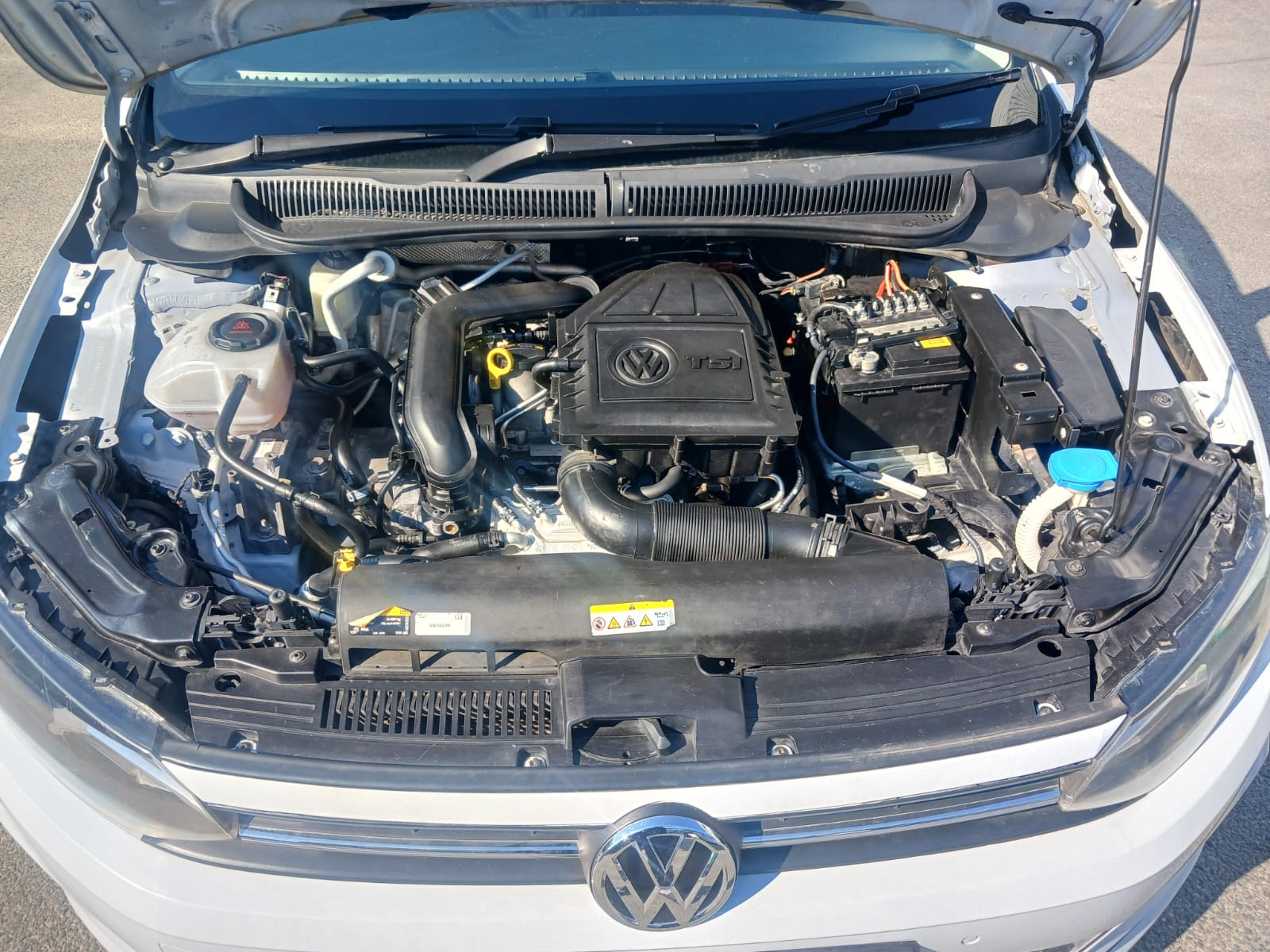 
								2020 VW Polo 8 1.0 TSI Manual – FSH | full									