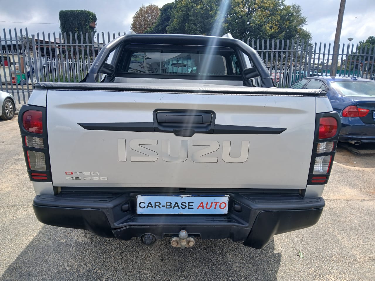 
								2016 Isuzu KB250 D-TEQ D-MAX Double Cab 4×2 Manual – Diesel | full									