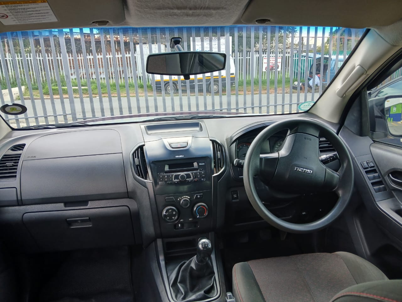 
								2016 Isuzu KB250 D-TEQ D-MAX Double Cab 4×2 Manual – Diesel | full									