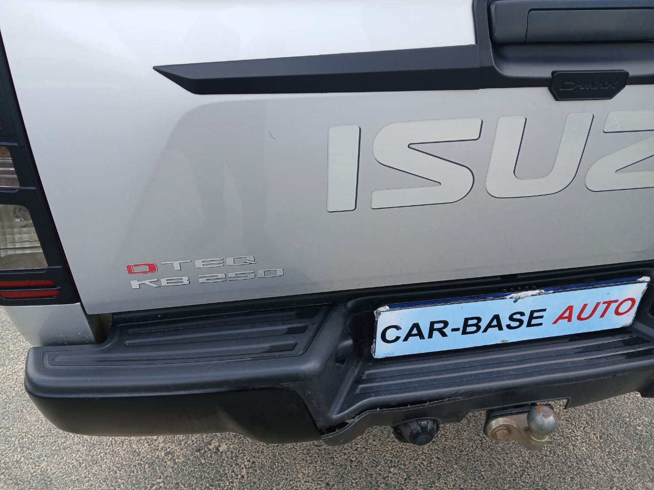 
								2016 Isuzu KB250 D-TEQ D-MAX Double Cab 4×2 Manual – Diesel | full									