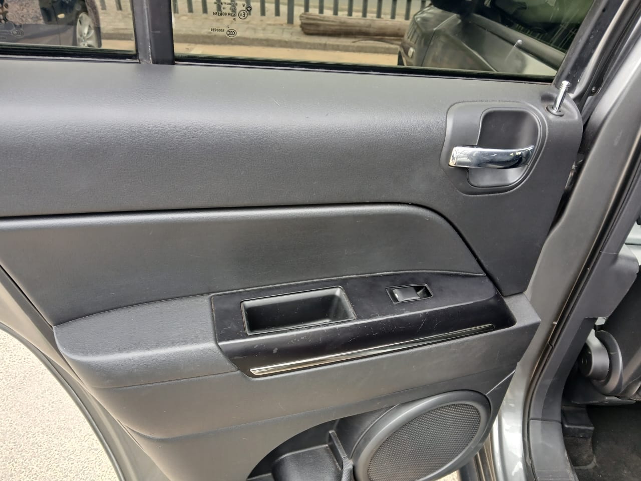 
								2013 Jeep Compass Limited 2.0 Auto – Leather | Petrol | full									