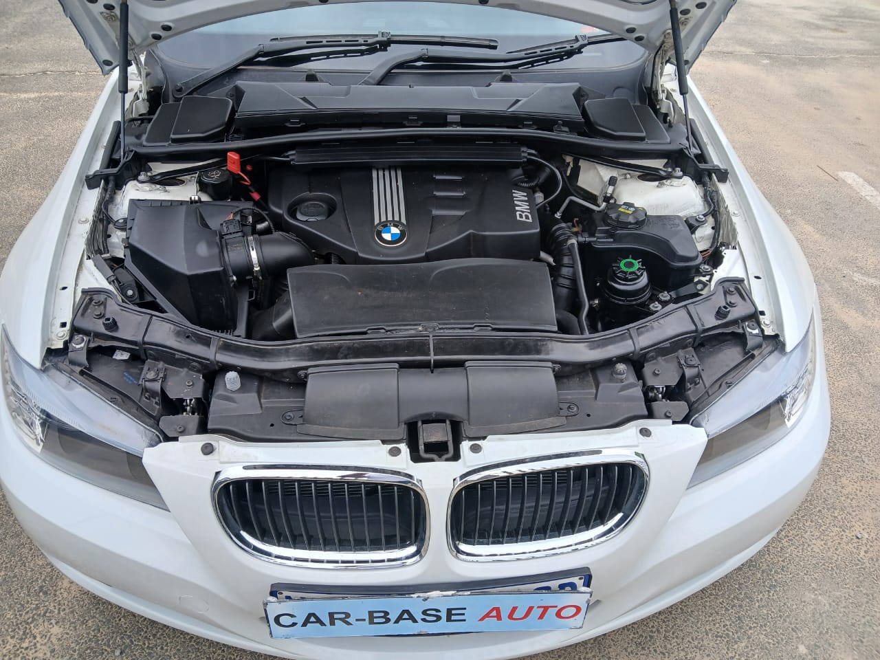 
								2009 BMW 320d Automatic – Diesel | full									