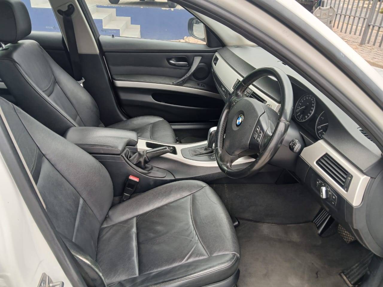 
								2009 BMW 320d Automatic – Diesel | full									