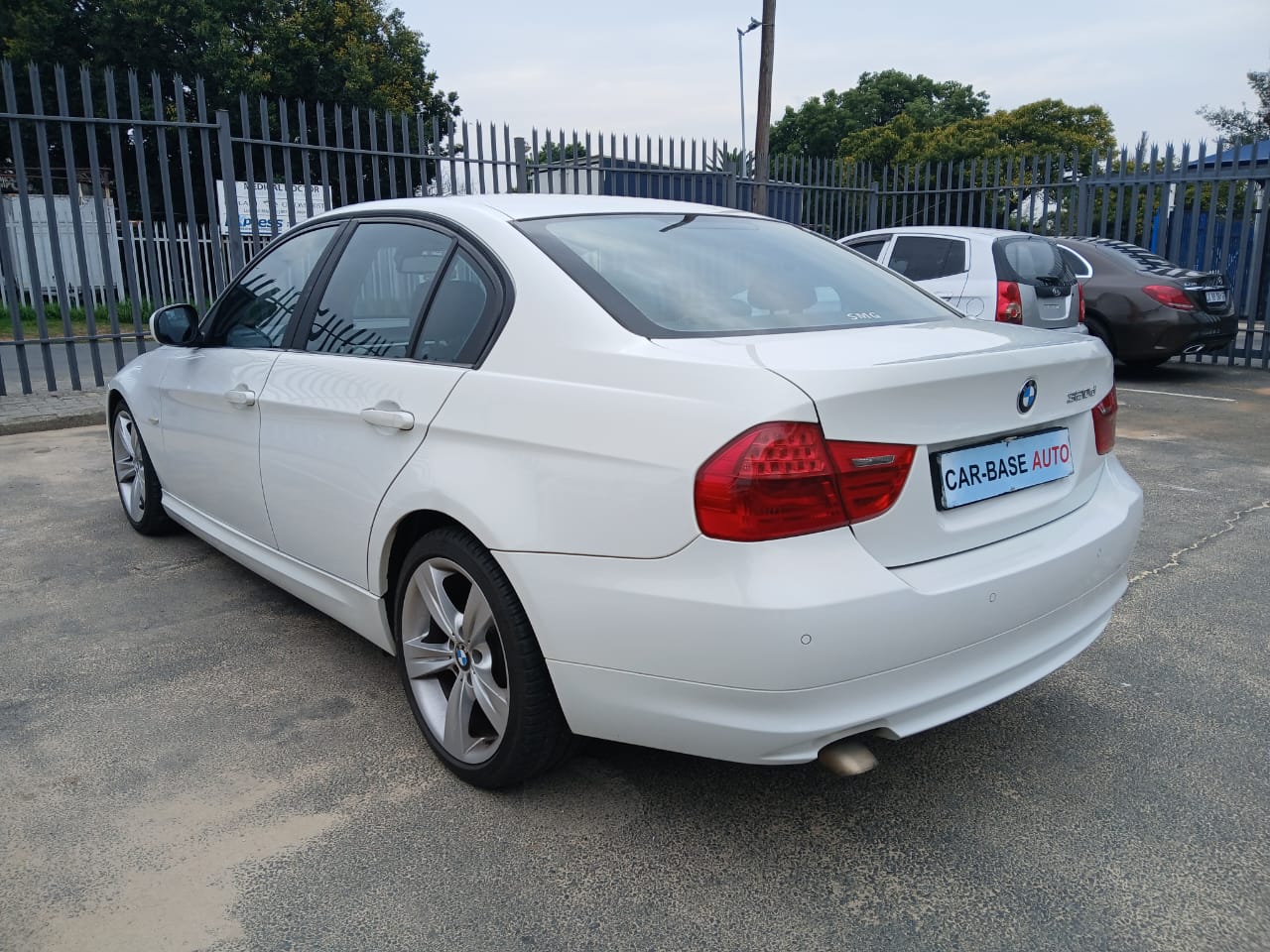 
								2009 BMW 320d Automatic – Diesel | full									