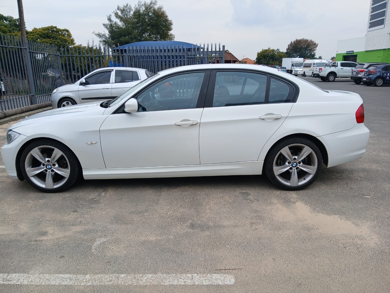 
								2009 BMW 320d Automatic – Diesel | full									