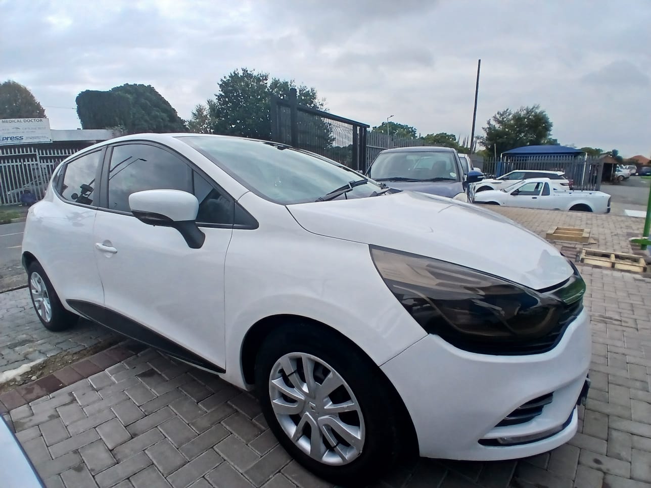 
								2019 Renault Clio IV 0.9 Turbo Manual – Petrol | full									