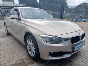 2013 BMW 320i  Automatic