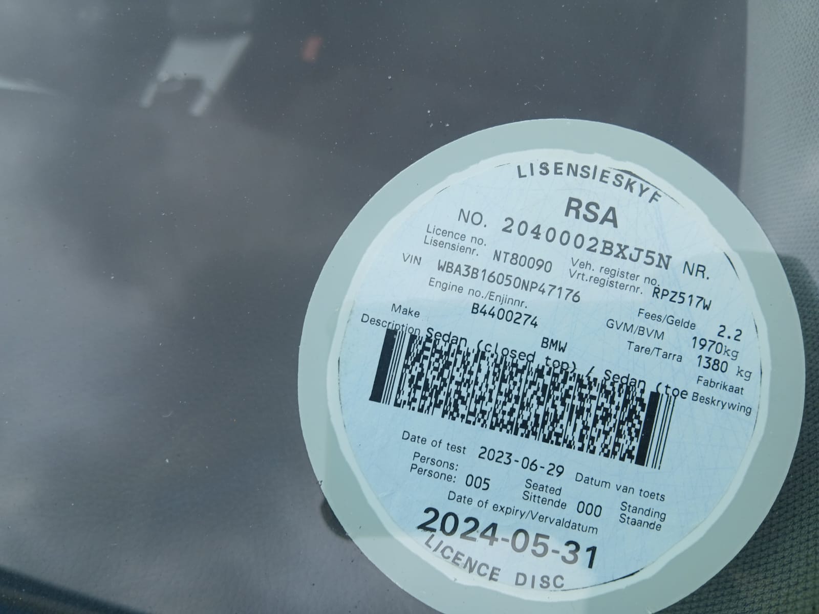 
								2013 BMW 320i  Automatic full									