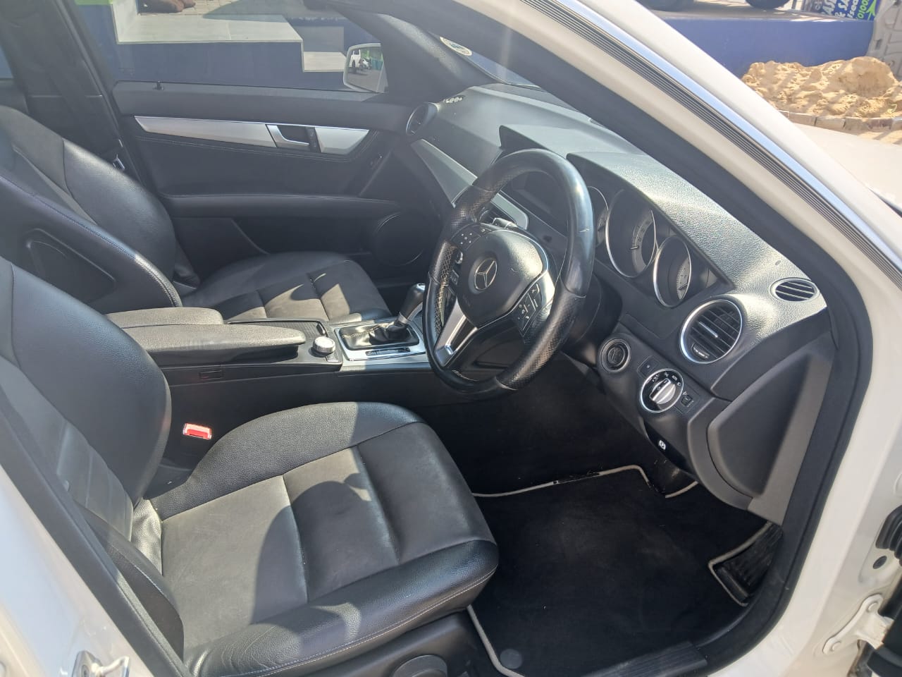 
								2014  Mercedes Benz C200 Automatic full									