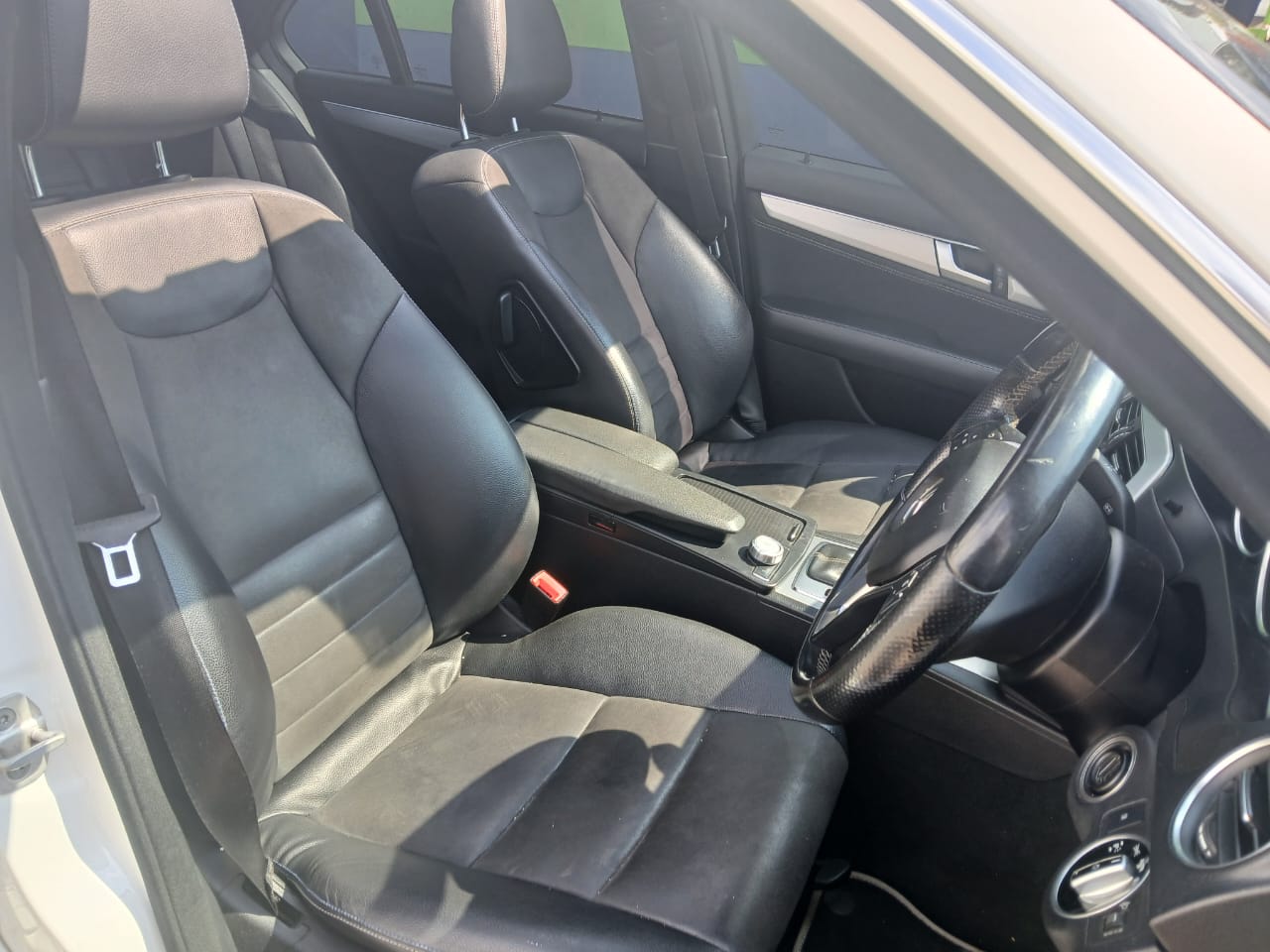 
								2014  Mercedes Benz C200 Automatic full									