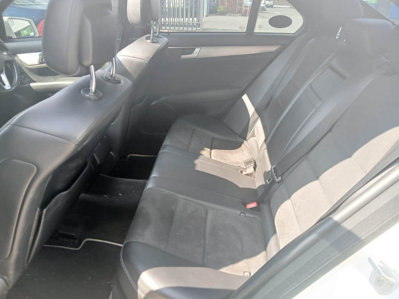 
								2014  Mercedes Benz C200 Automatic full									