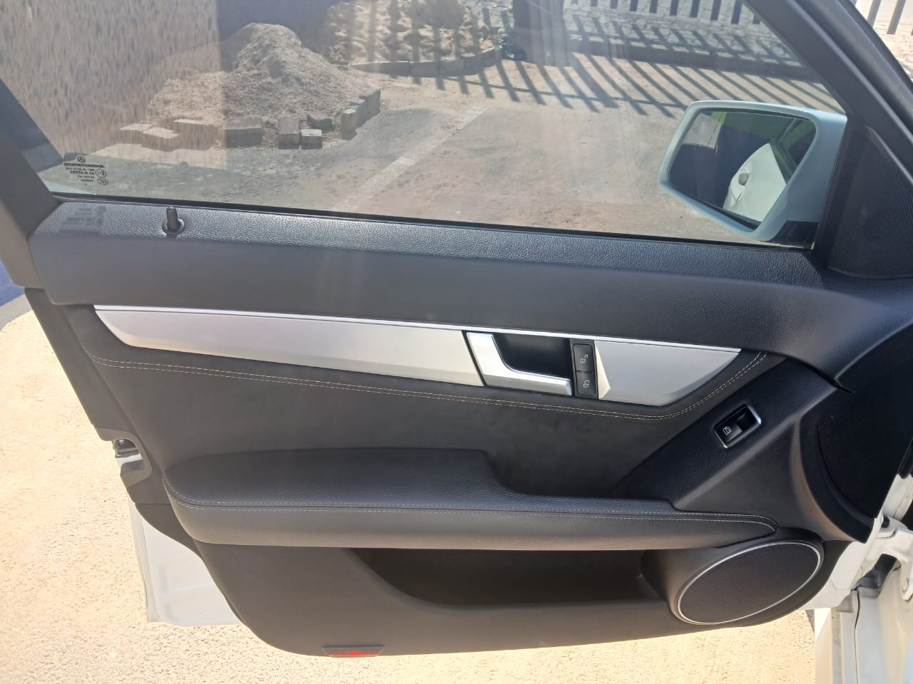 
								2014  Mercedes Benz C200 Automatic full									